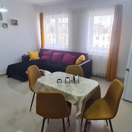 Cosy 2 Bedroom Apartment In New Town براشوف المظهر الخارجي الصورة